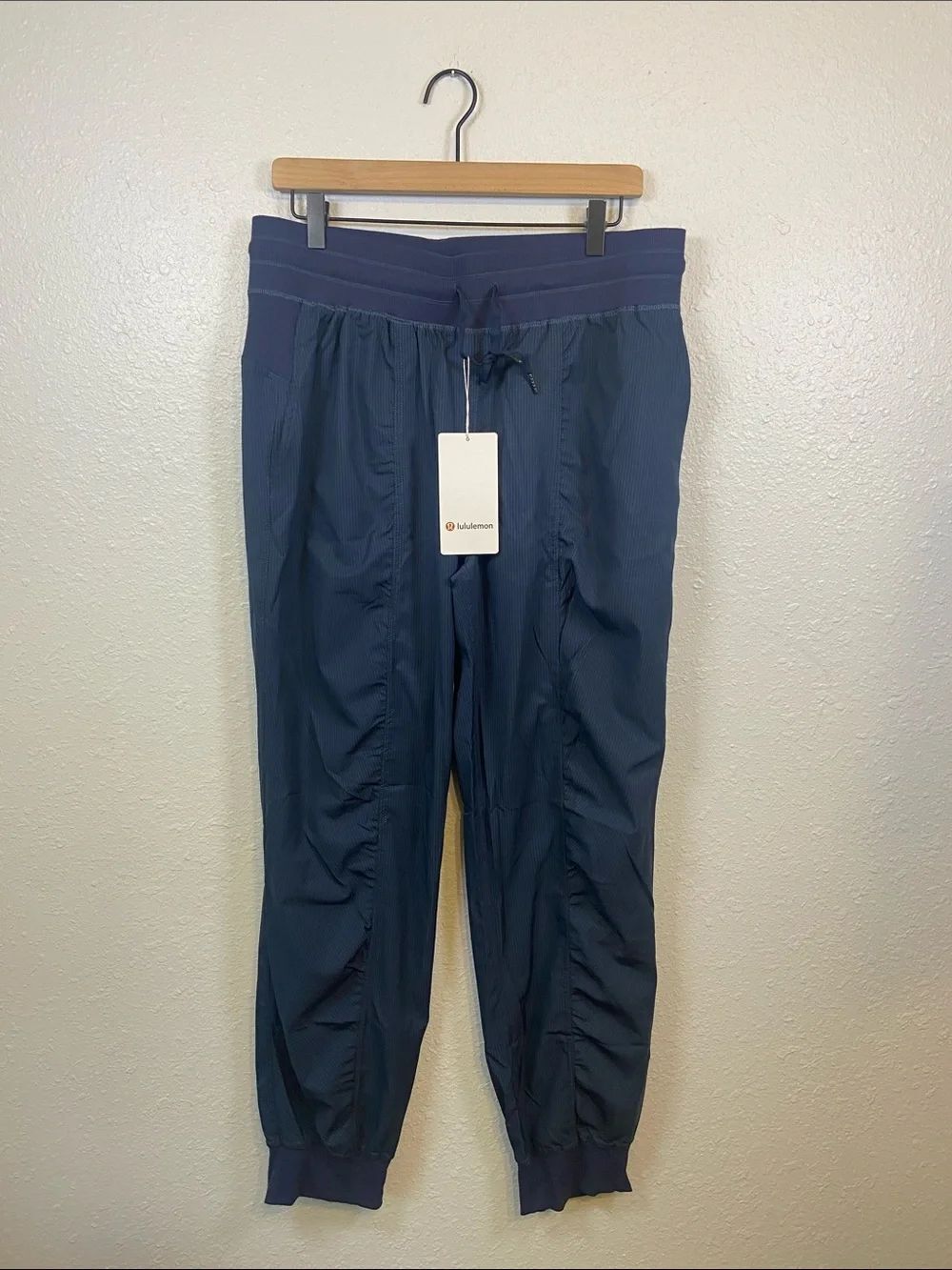 Lululemon Navy Blue Dance Studio Mid-Rise Joggers Size XL NEW